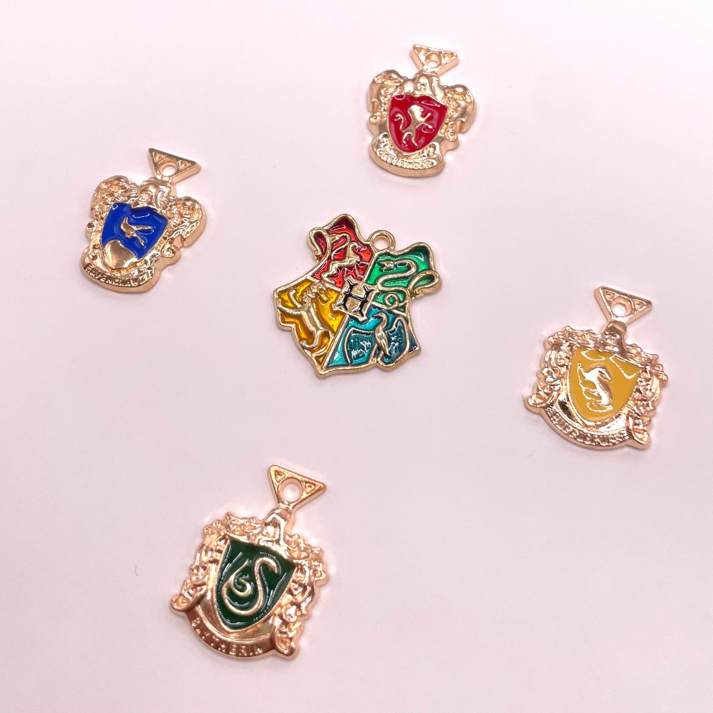 Harry Pottter Charms Robes Hogwarts Gryffindor Ravenclaw Slytherin Hufflepuff Hermione Ron Draco Dumbledore Voldemort